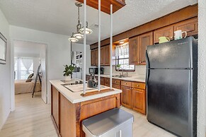 Charming Austin Home on 2 Acres: BBQ & Yard!