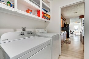 Charming Austin Home on 2 Acres: BBQ & Yard!