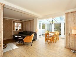 Strandhuus Modern Retreat