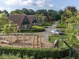 Detached House With Garden Near the Mookerplas