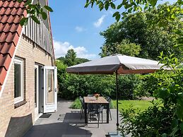 Detached House With Garden Near the Mookerplas