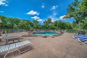 Ww H202 Mather Street Retreat 2 Bedroom Condo by RedAwning