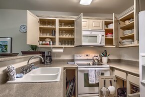 Ww H202 Mather Street Retreat 2 Bedroom Condo by RedAwning