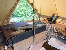 Canvas Comfort in Frisia's Home