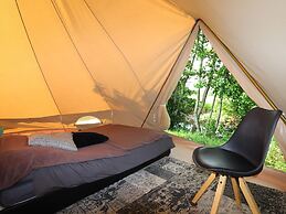 Canvas Comfort in Frisia's Home