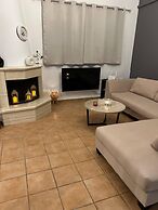 Cozy 2 Bedroom Apartment in Spilia