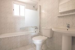 Phaedrus Living Nerina Modern City Flat