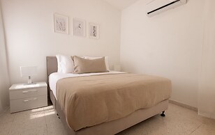 Phaedrus Living Nerina Modern City Flat