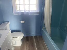 Relax Inn By OYO Clinton