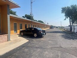 Relax Inn By OYO Clinton