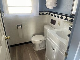 Relax Inn By OYO Clinton