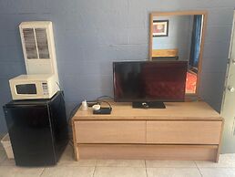 Relax Inn By OYO Clinton