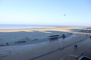 Apartment in Nieuwpoort With sea View
