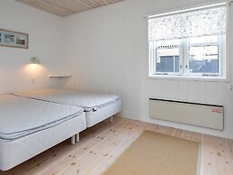 2 Person Holiday Home in Vaeggerlose