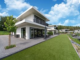 Villa in Zeewolde With Garden