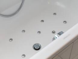 Modern Holiday Home With Garden