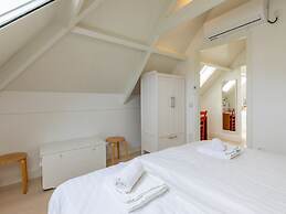 Modern Holiday Home With Garden