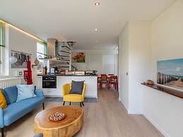 Modern Holiday Home With Garden