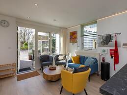 Modern Holiday Home With Garden