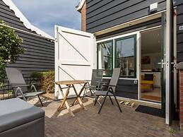 Modern Holiday Home With Garden