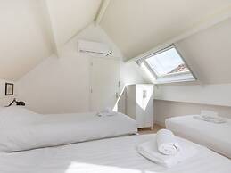 Modern Holiday Home With Garden