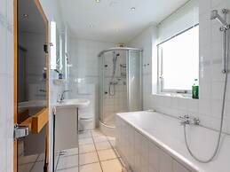 Modern Holiday Home With Garden