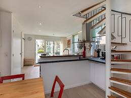 Modern Holiday Home With Garden