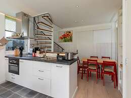 Modern Holiday Home With Garden