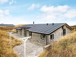 5 Star Holiday Home in Henne