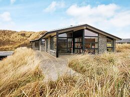 5 Star Holiday Home in Henne