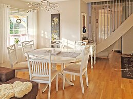 6 Person Holiday Home in Skjaerhalden