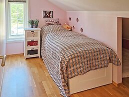 6 Person Holiday Home in Skjaerhalden