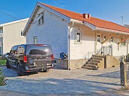 6 Person Holiday Home in Skjaerhalden