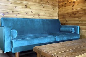 Inviting 1-bed Cabin in Newmarket