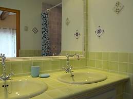 House in Montfort-sur-argens With Garden