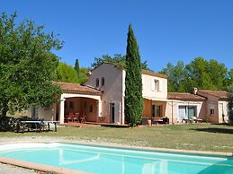 House in Montfort-sur-argens With Garden