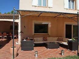 House in Montfort-sur-argens With Garden