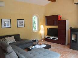 House in Montfort-sur-argens With Garden
