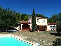 House in Montfort-sur-argens With Garden
