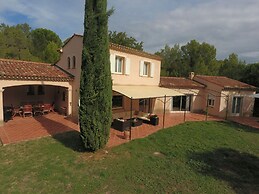 House in Montfort-sur-argens With Garden