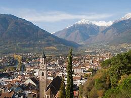 Majestic Apartment in Meran