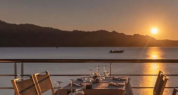 Northern Lights Modern Retreat