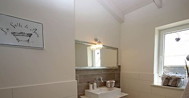 Northern Lights Modern Retreat