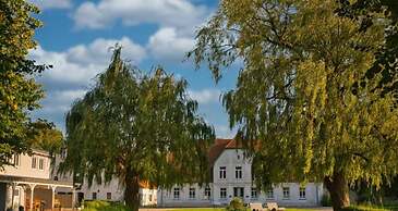 Northern Lights Modern Retreat