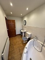 Lovely 3-bed House in Holmfirth