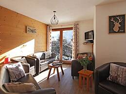 Spacious Chalet With hot tub on Terrace