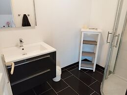 Beautiful Holiday Home With Lake 15min by Bike