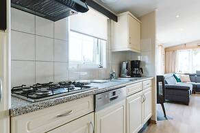 Detached Chalet With a Panoramic View!