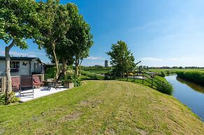 Detached Chalet With a Panoramic View!