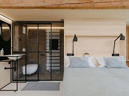 An Oasis in the Green With Majestic Mountain View